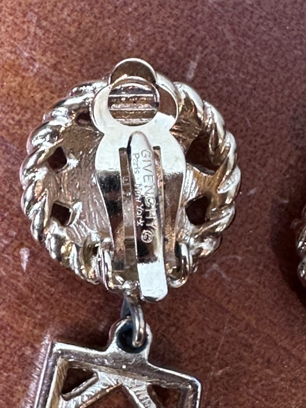 Givenchy Vintage Gold Tone Clip-On
Drop Earrings: Star Charm - Picture 4 of 7